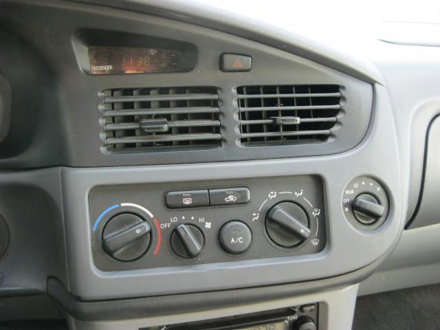 Toyota Sienna 2003 photo 3