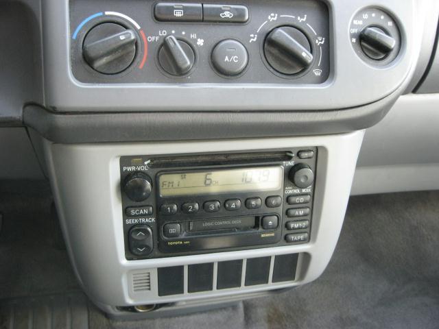 Toyota Sienna 2003 photo 4