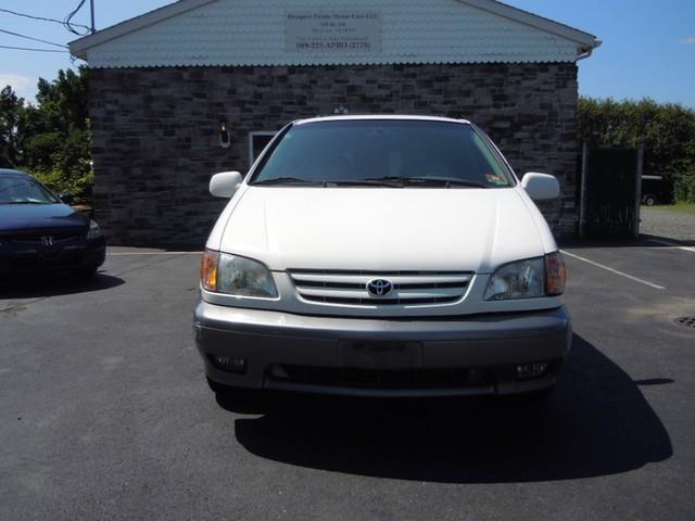 Toyota Sienna 2003 photo 1