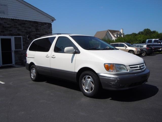Toyota Sienna 2003 photo 4