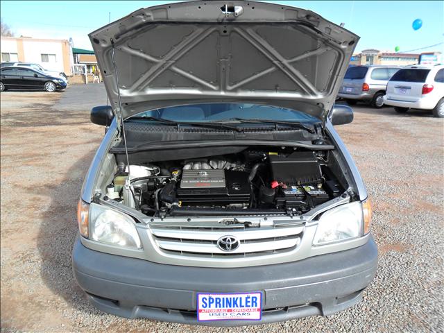 Toyota Sienna 2003 photo 2