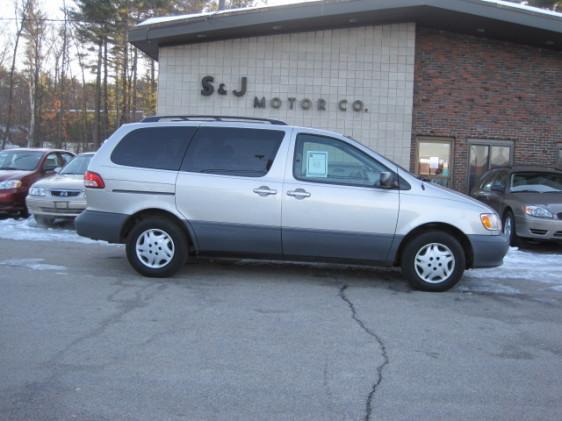 Toyota Sienna 2003 photo 2