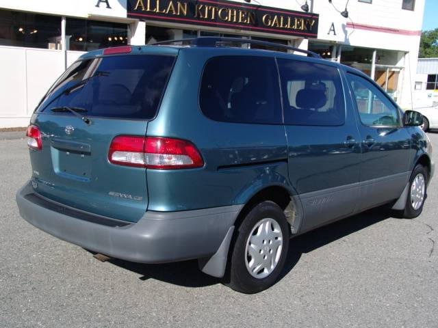 Toyota Sienna 2003 photo 4
