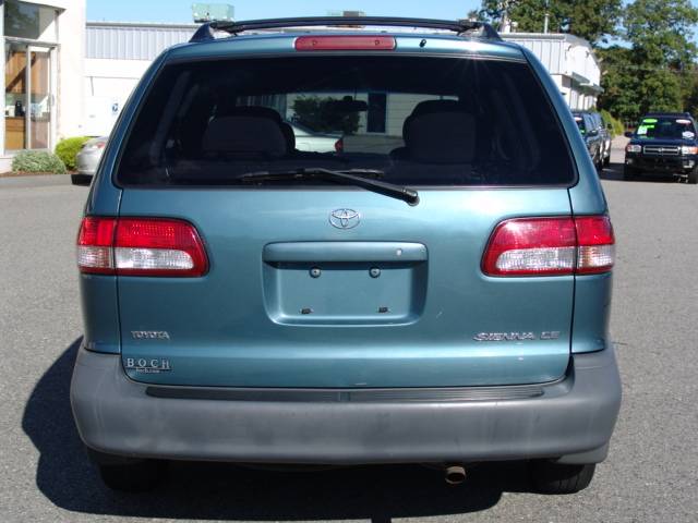 Toyota Sienna 2003 photo 5