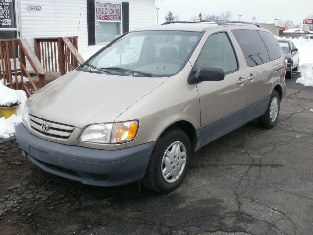 Toyota Sienna 2003 photo 1
