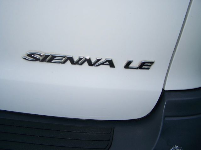 Toyota Sienna 2003 photo 22