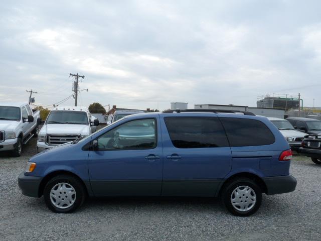 Toyota Sienna SEL Sport Utility 4D MiniVan