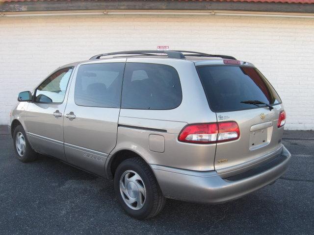 Toyota Sienna 2003 photo 1