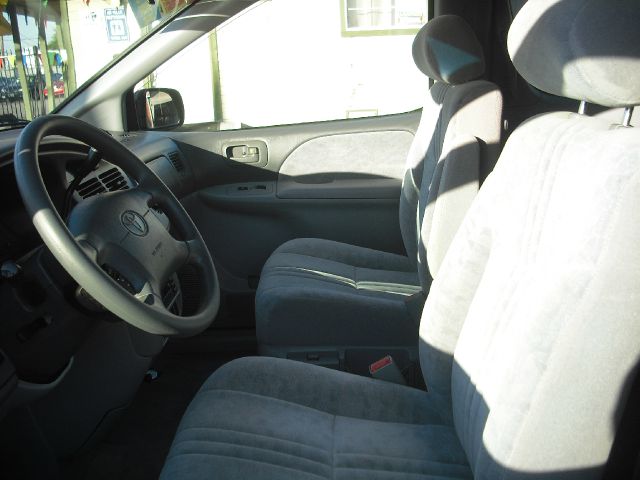 Toyota Sienna 2003 photo 1