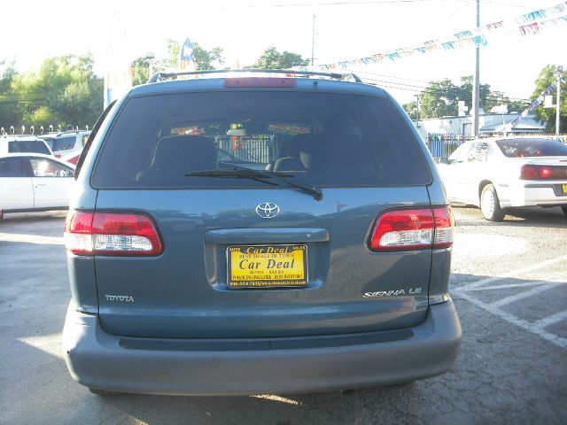 Toyota Sienna 2003 photo 4