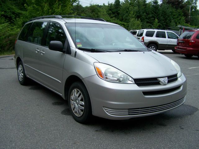 Toyota Sienna 2004 photo 4