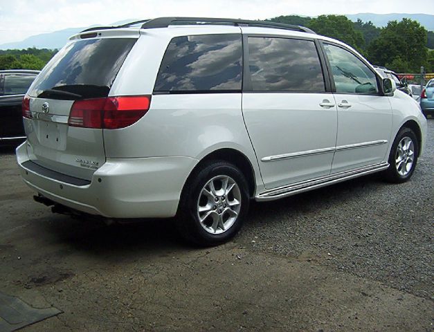 Toyota Sienna 2004 photo 5