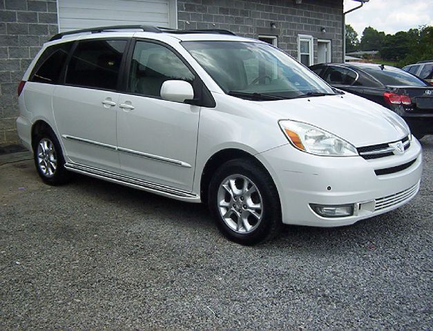 Toyota Sienna 2004 photo 6