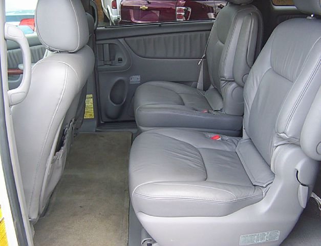 Toyota Sienna 2004 photo 7