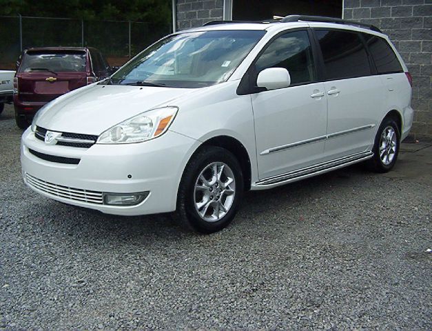 Toyota Sienna 2004 photo 8