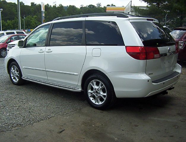 Toyota Sienna 2004 photo 9