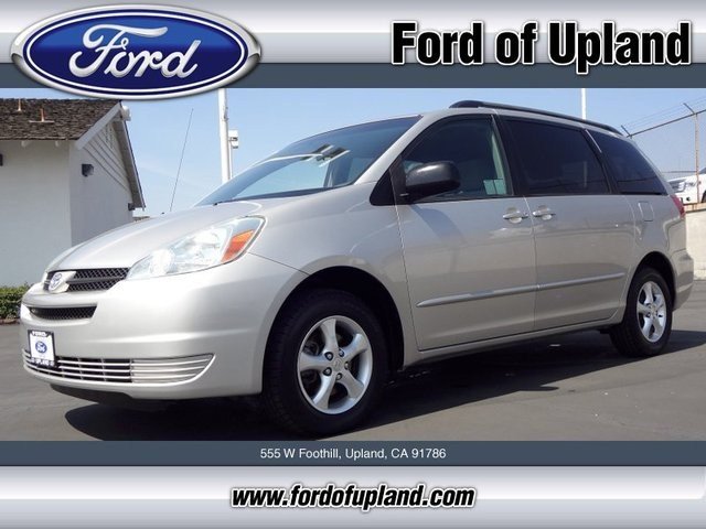 Toyota Sienna 2004 photo 2