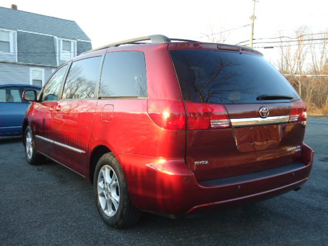 Toyota Sienna 2004 photo 1