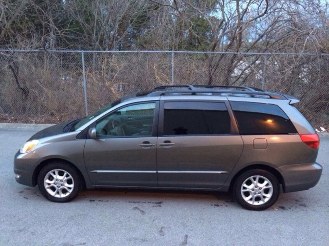 Toyota Sienna 2004 photo 1