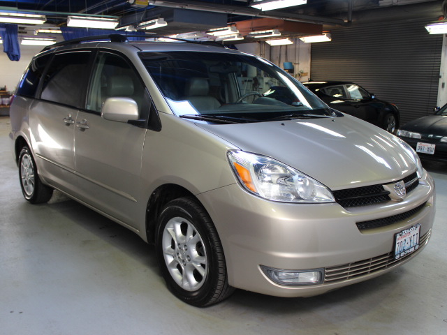 Toyota Sienna 2004 photo 4