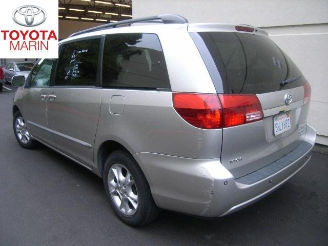 Toyota Sienna 2004 photo 3