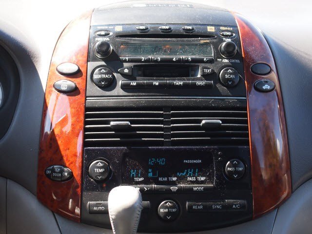 Toyota Sienna 2004 photo 3