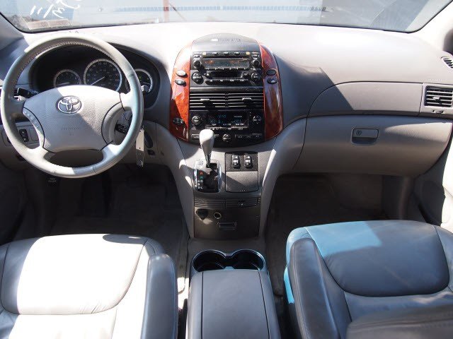 Toyota Sienna 2004 photo 4