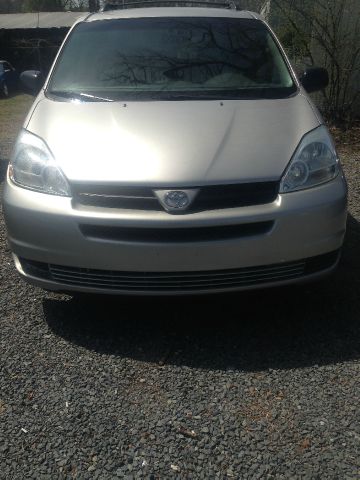 Toyota Sienna 2004 photo 1