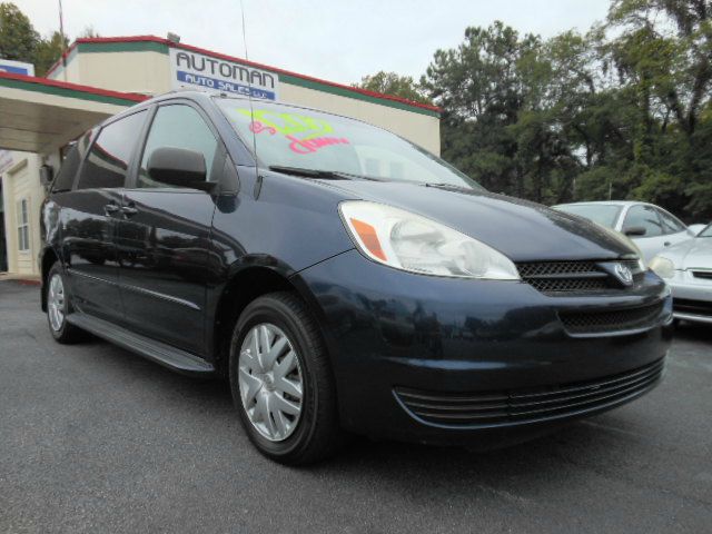 Toyota Sienna 2004 photo 1