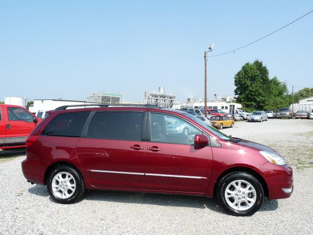 Toyota Sienna 2004 photo 11