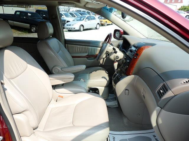 Toyota Sienna 2004 photo 12