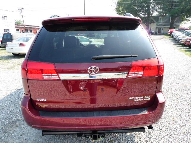 Toyota Sienna 2004 photo 19