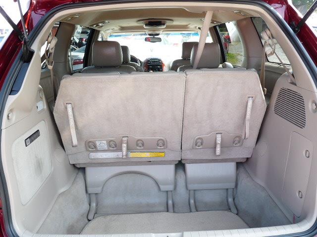 Toyota Sienna 2004 photo 2
