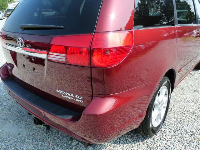 Toyota Sienna 2004 photo 24
