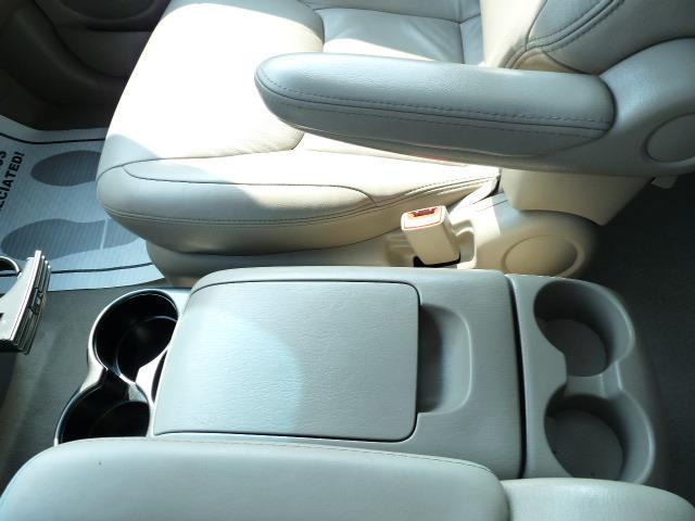 Toyota Sienna 2004 photo 28