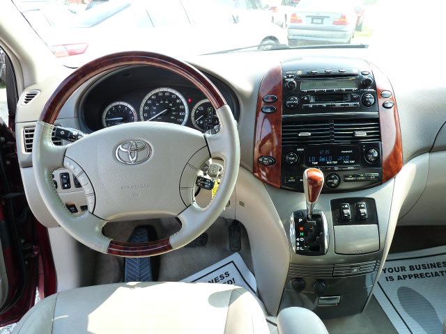Toyota Sienna 2004 photo 7