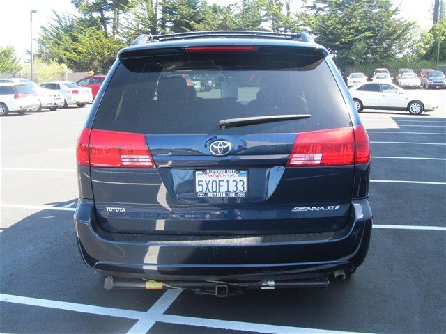 Toyota Sienna 2004 photo 4