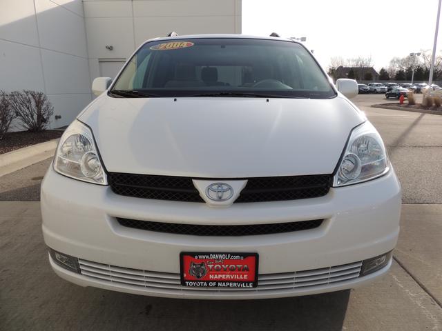 Toyota Sienna 2004 photo 3