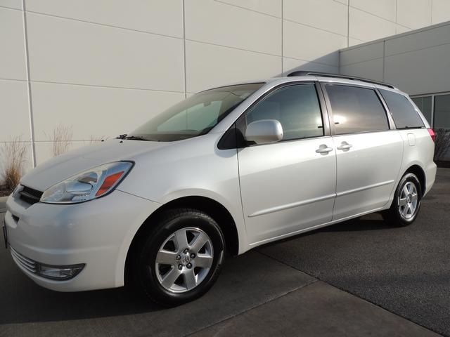 Toyota Sienna 2004 photo 4