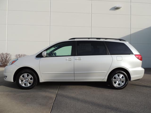 Toyota Sienna 2004 photo 5