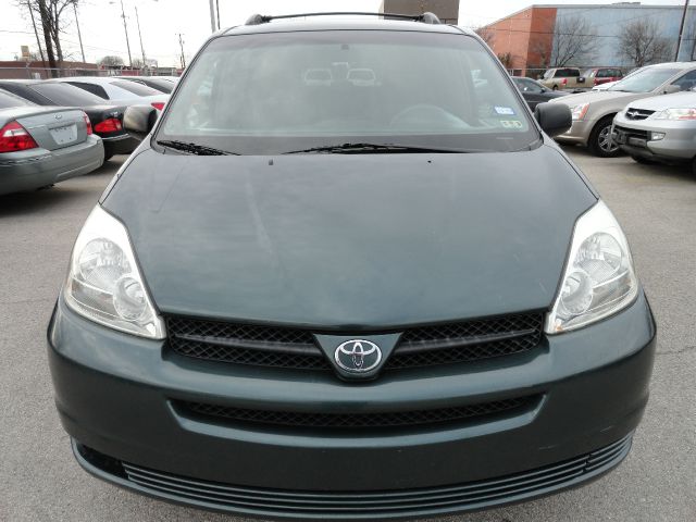 Toyota Sienna 2004 photo 16
