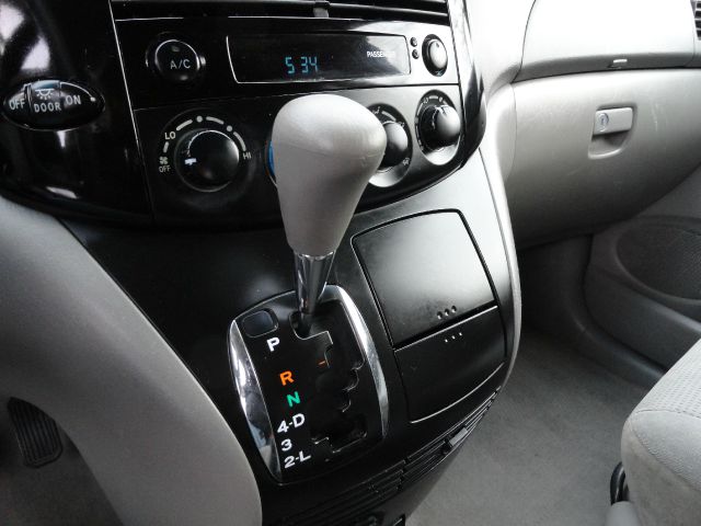 Toyota Sienna 2004 photo 19