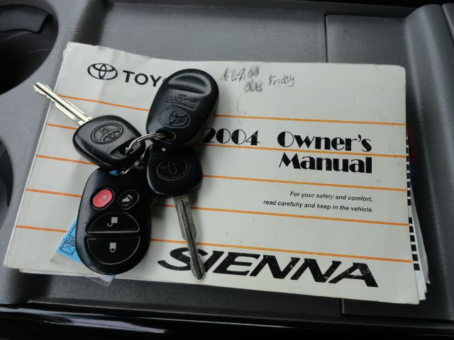 Toyota Sienna 2004 photo 20