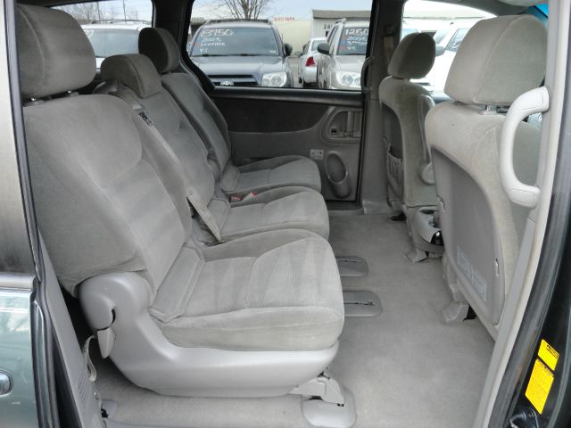 Toyota Sienna 2004 photo 21