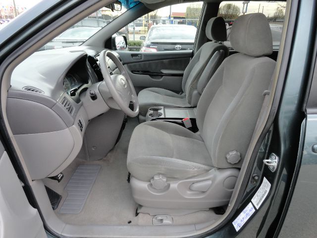 Toyota Sienna 2004 photo 7