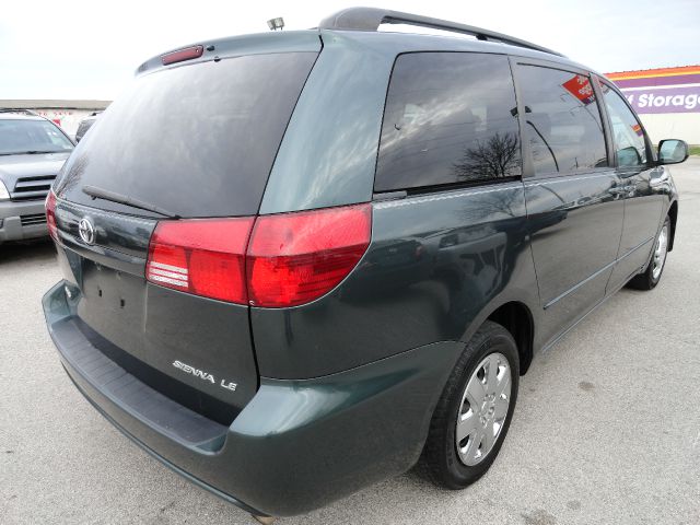Toyota Sienna 2004 photo 9