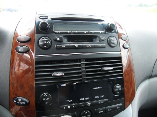 Toyota Sienna 2004 photo 11