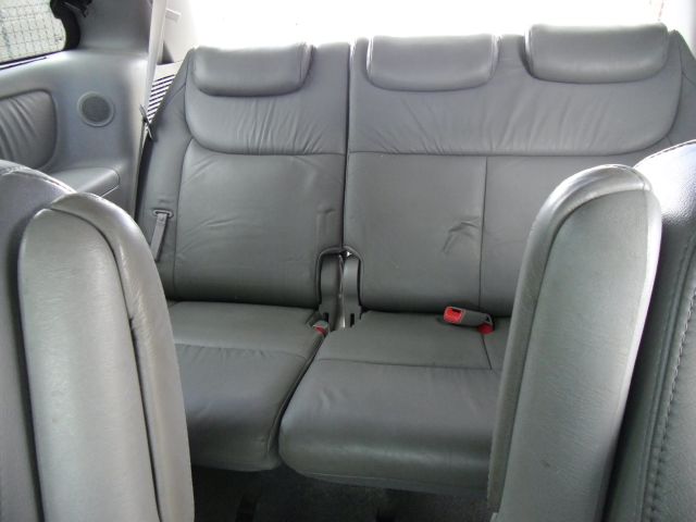 Toyota Sienna 2004 photo 2