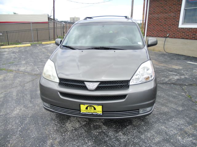 Toyota Sienna 2004 photo 5