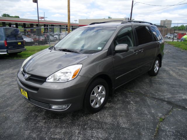 Toyota Sienna 2004 photo 6